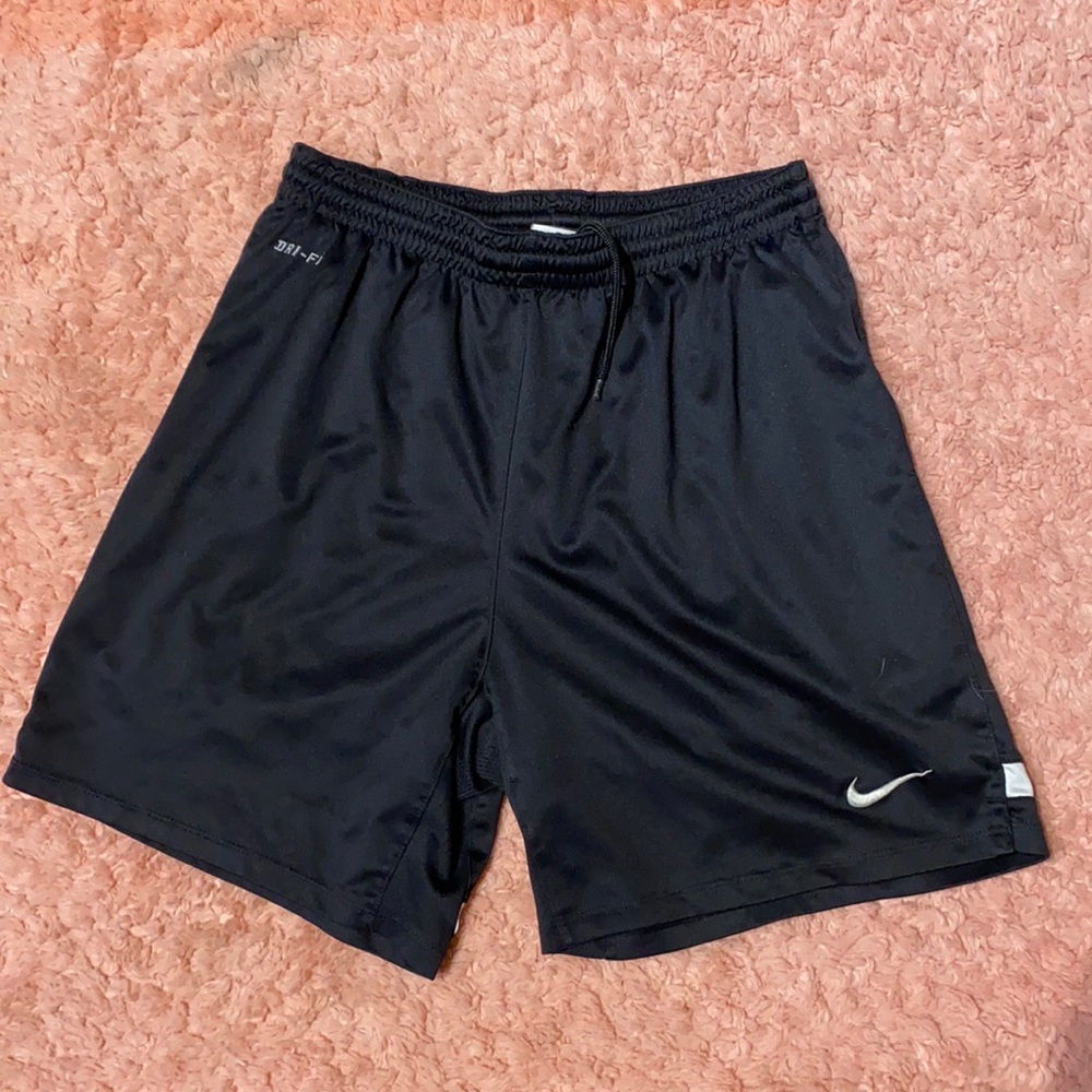 Black Nike shorts